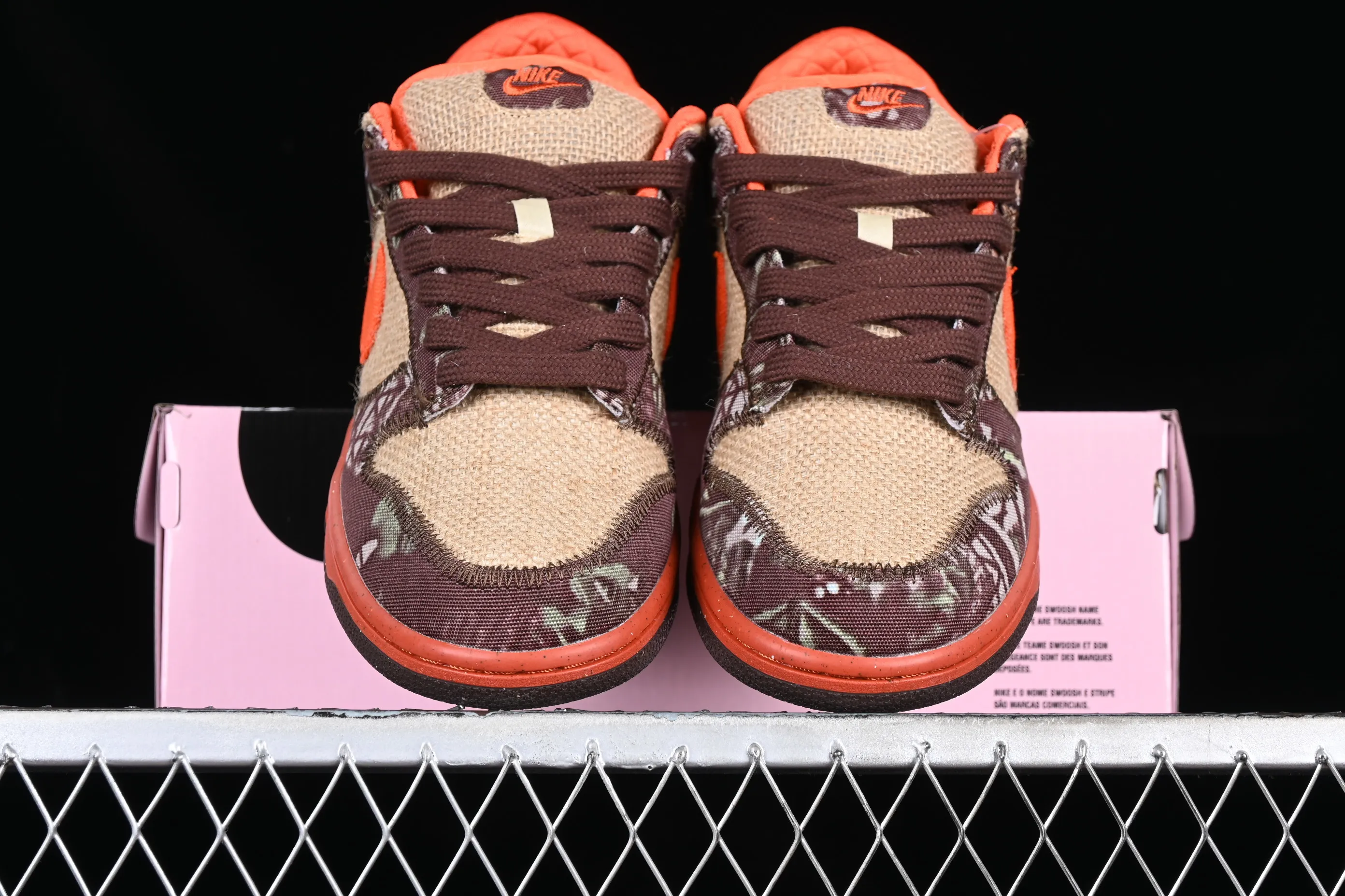 All categories Nk SB Dunk Series Nk SB Dunk Low low-top sneakers C version Nk SB Dunk Low "Hunter Reese Forbes" brown white orange SB low-top casual sneakers 304292-281